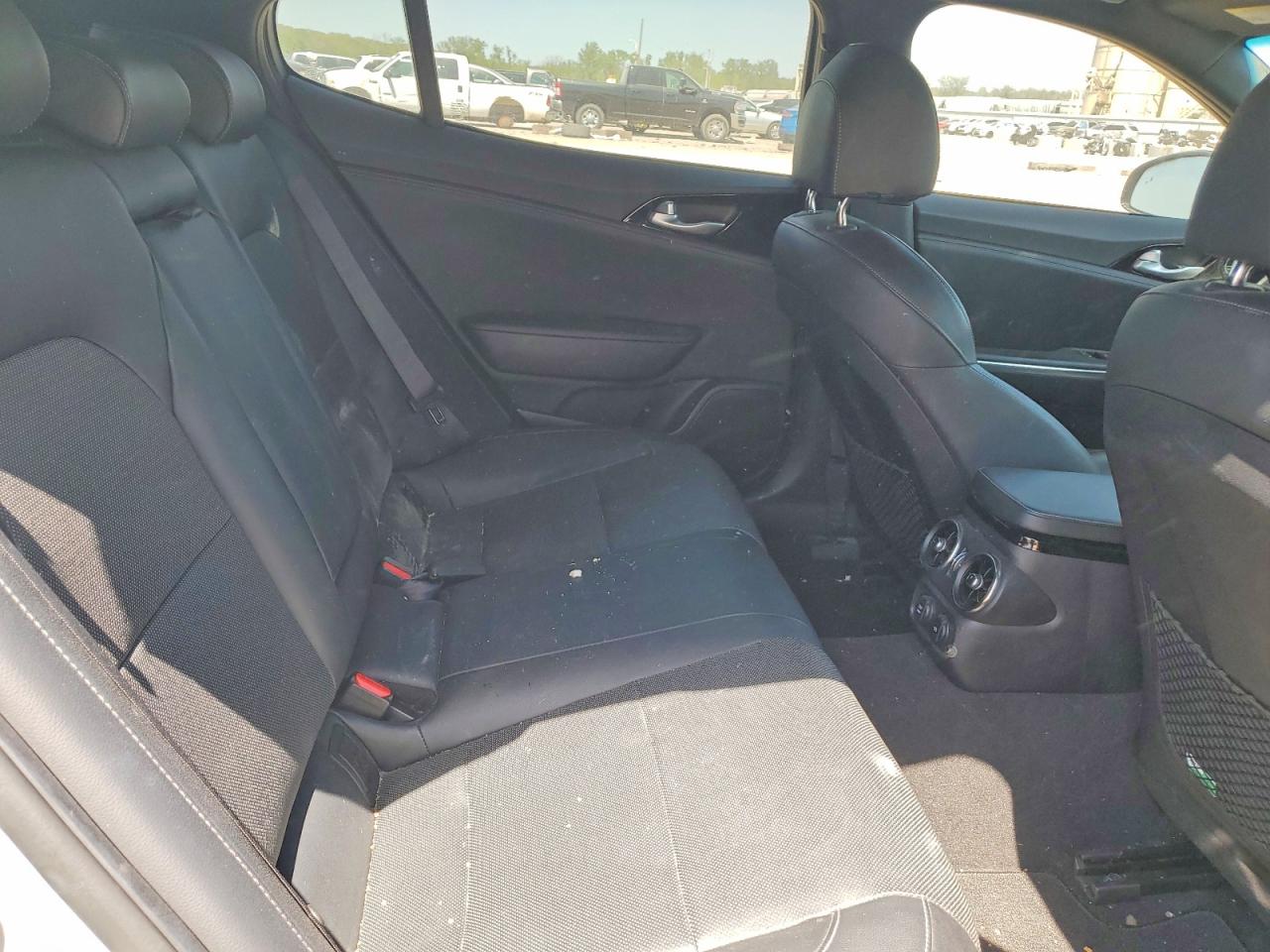 2021 KIA STINGER Base