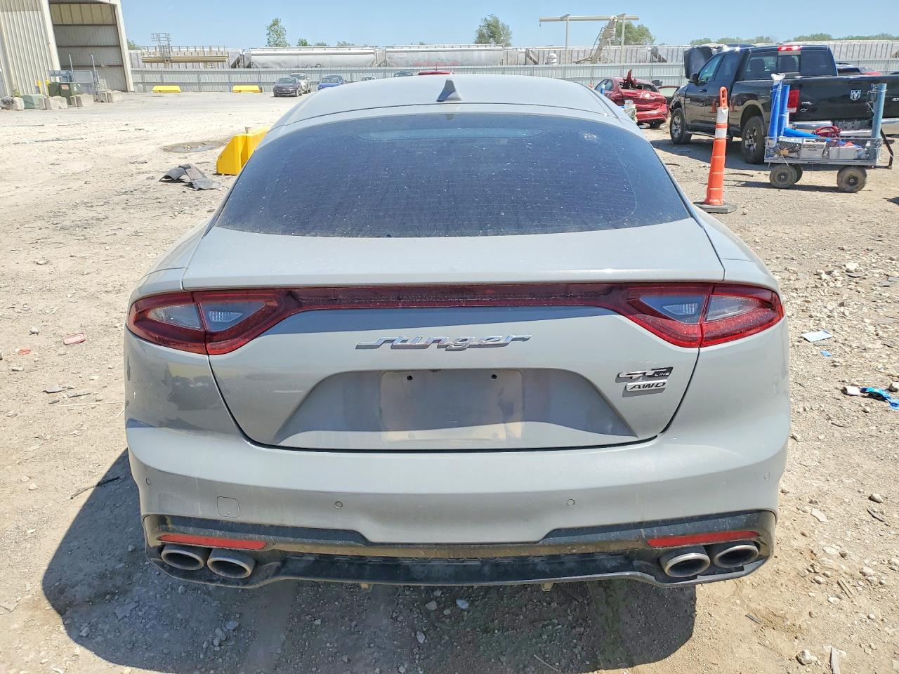 2021 KIA STINGER Base