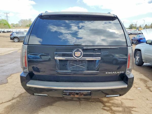 2013 CADILLAC ESCALADE