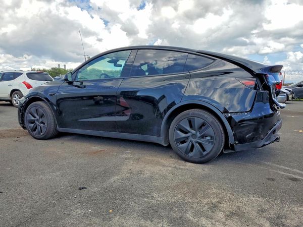 2025 TESLA MODEL Y