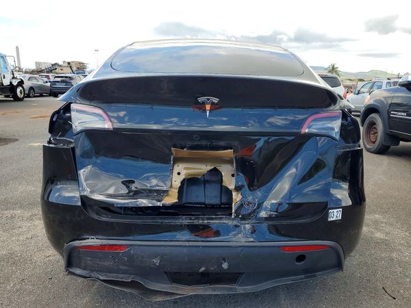 2025 TESLA MODEL Y