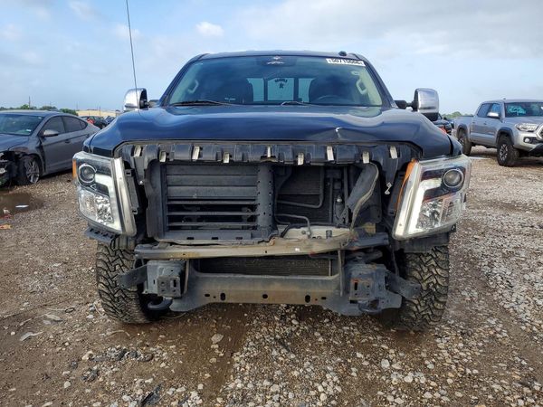 2019 NISSAN TITAN