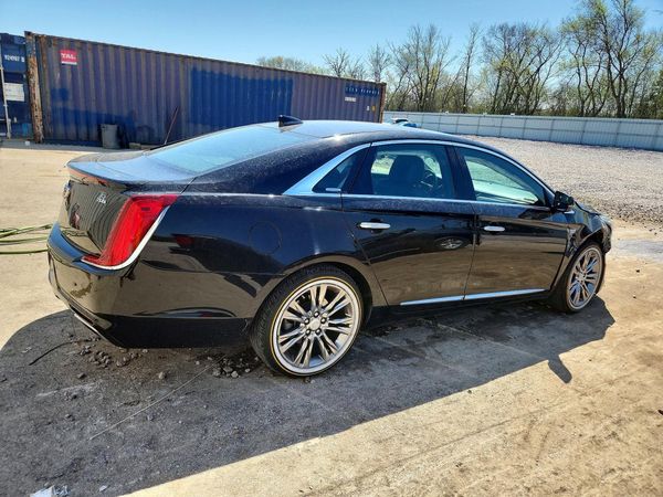 2018 CADILLAC XTS Luxury