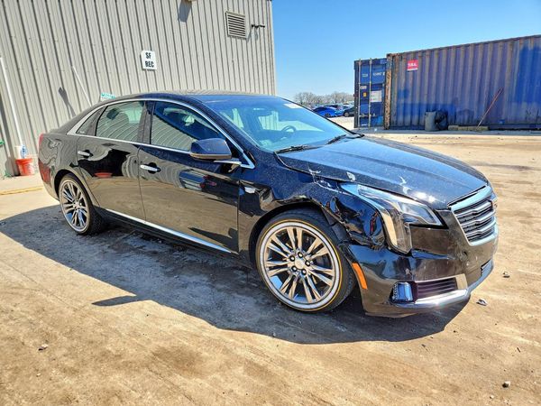 2018 CADILLAC XTS Luxury