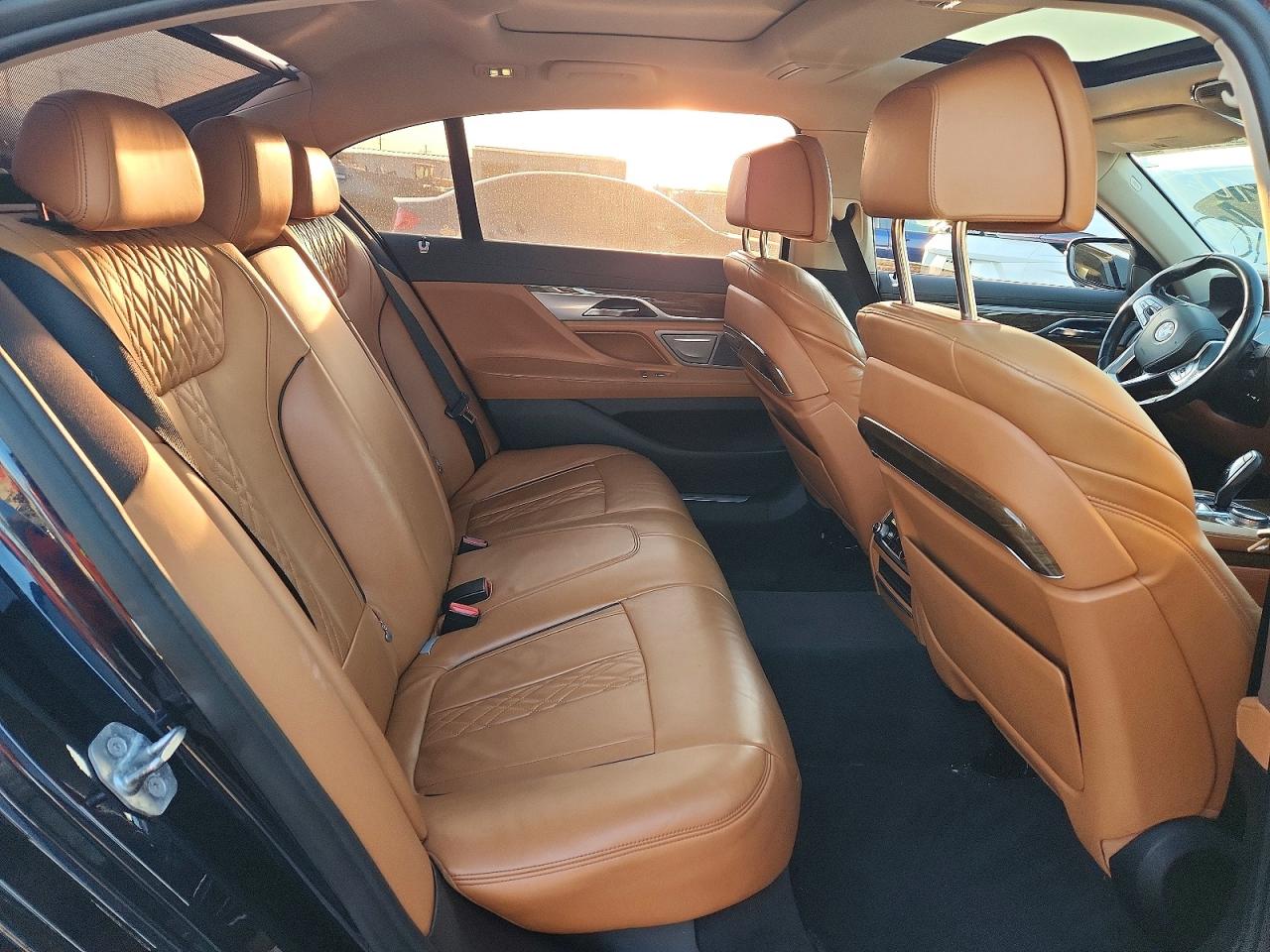 2016 BMW 750 xDrive