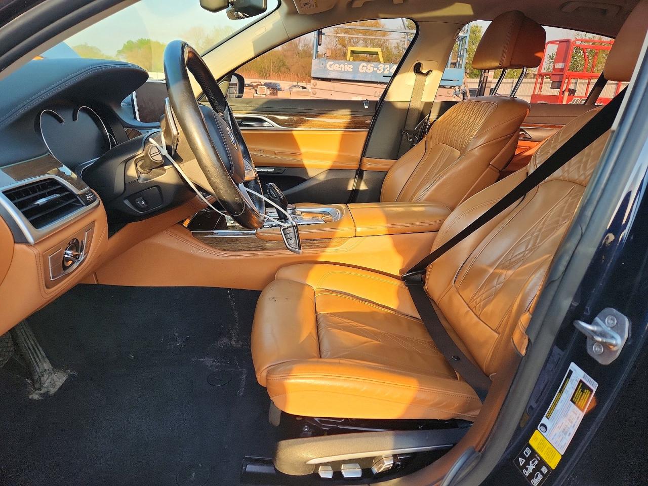 2016 BMW 750 xDrive