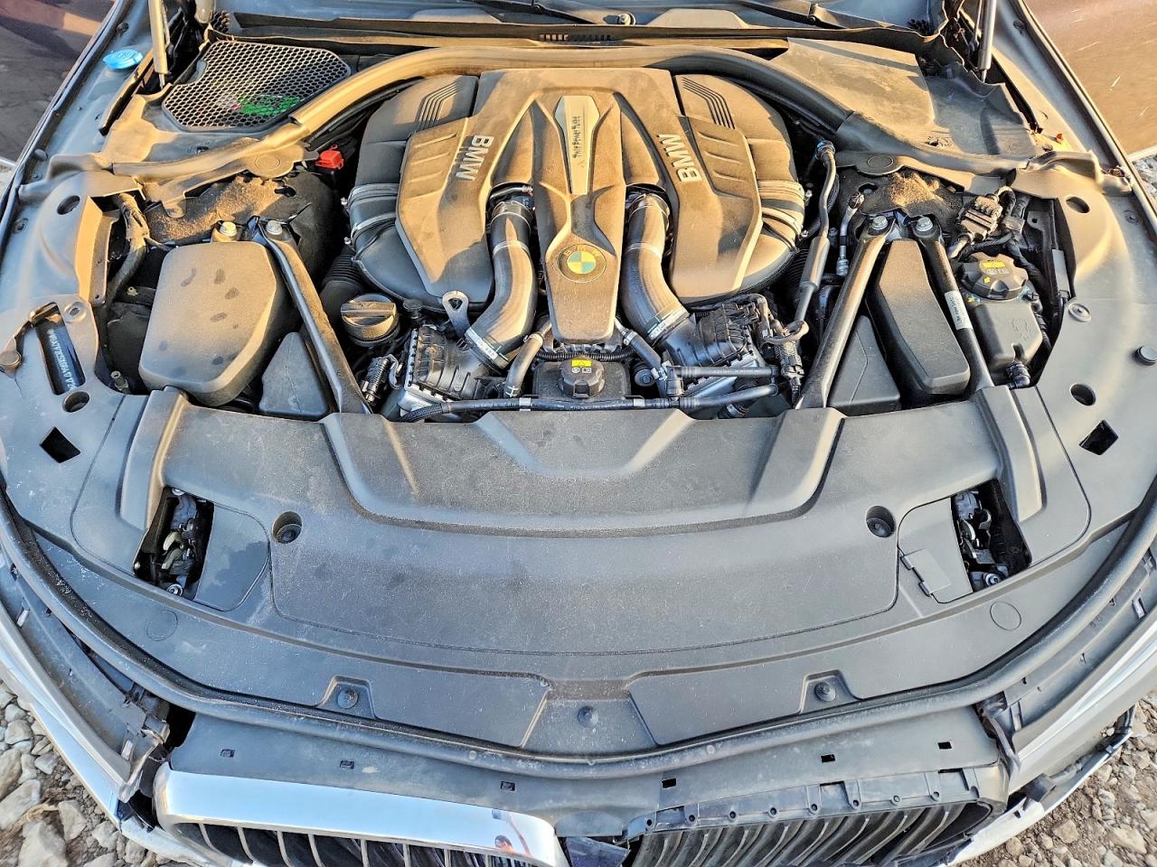 2016 BMW 750 xDrive