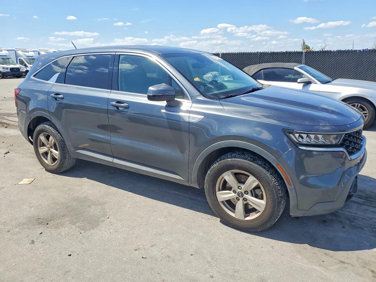 2022 KIA SORENTO LX
