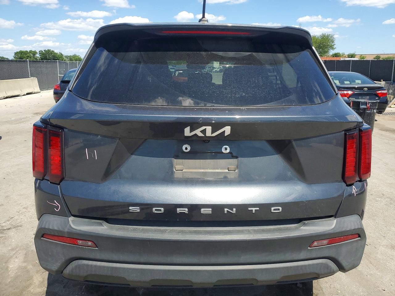 2022 KIA SORENTO LX