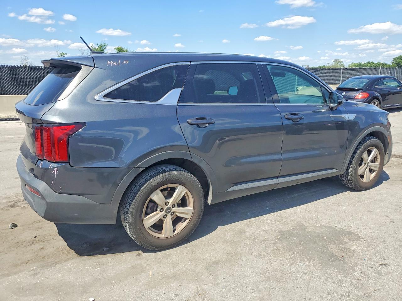 2022 KIA SORENTO LX