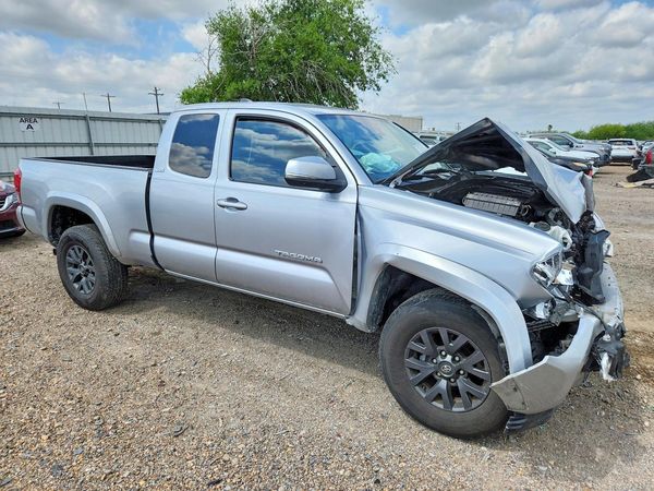 2022 TOYOTA TACOMA SR5