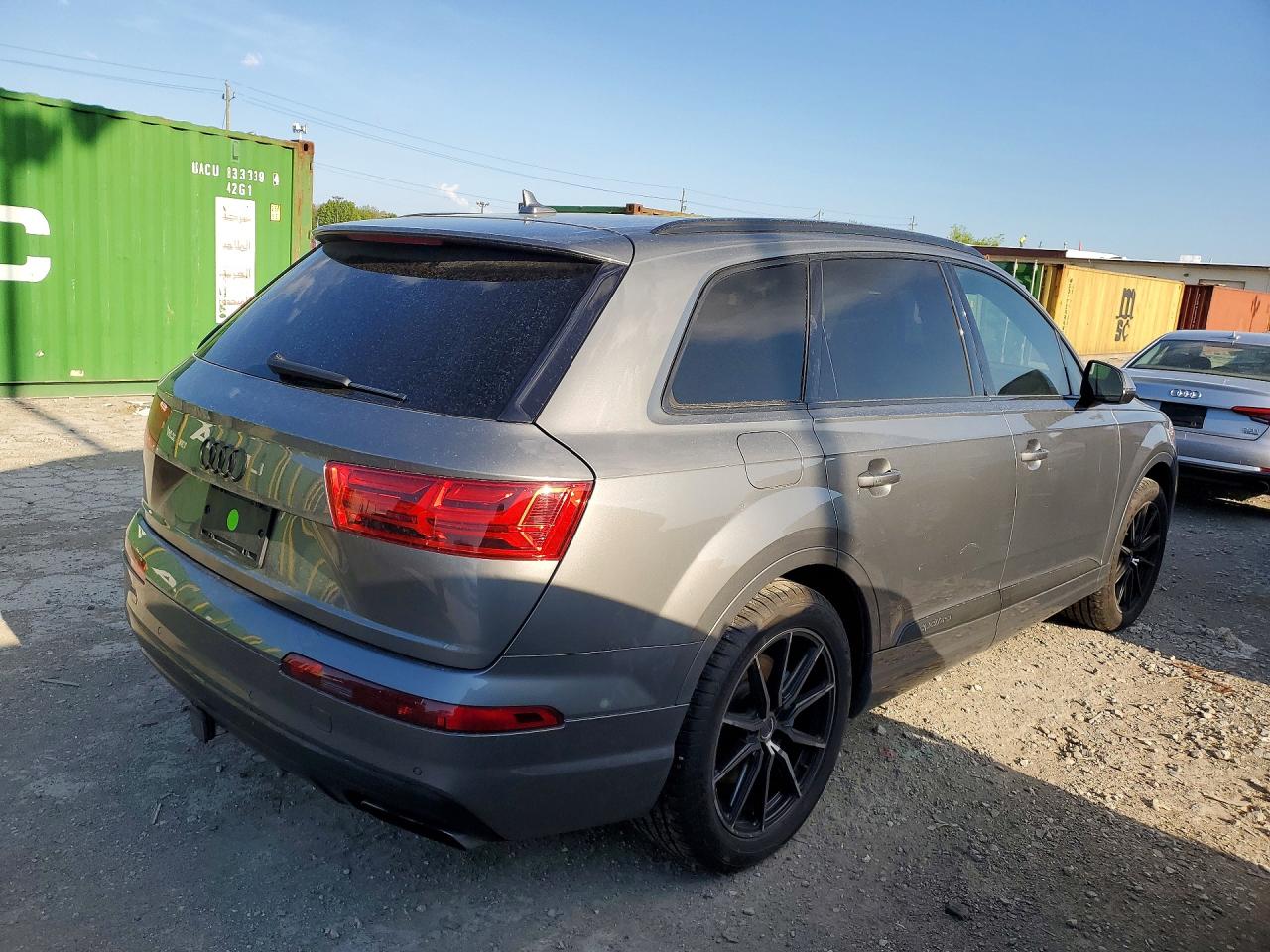 2017 AUDI Q7 quattro Premium Plus