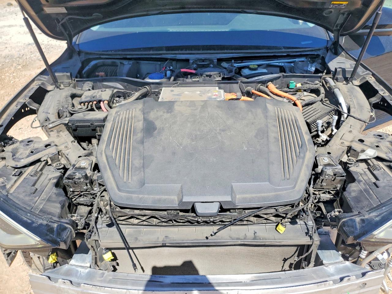 2021 AUDI E-TRON quattro Premium Plus