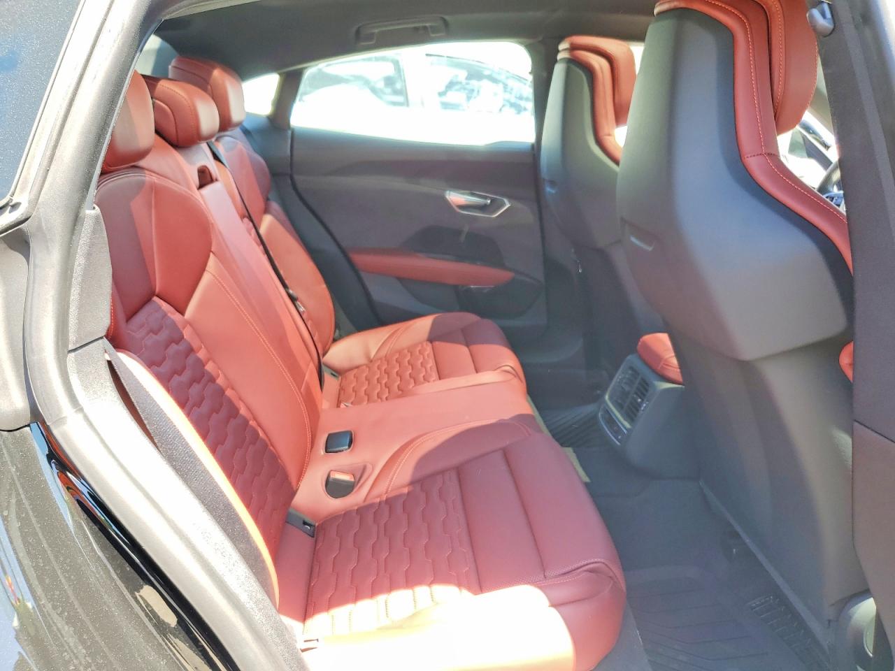 2024 AUDI E-TRON GT quattro Premium Plus