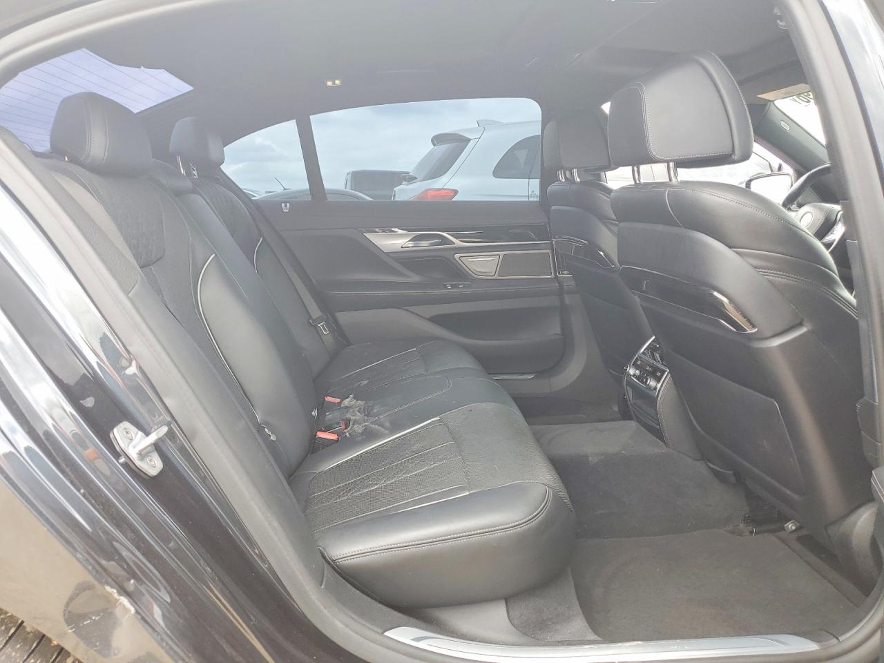 2019 BMW 750