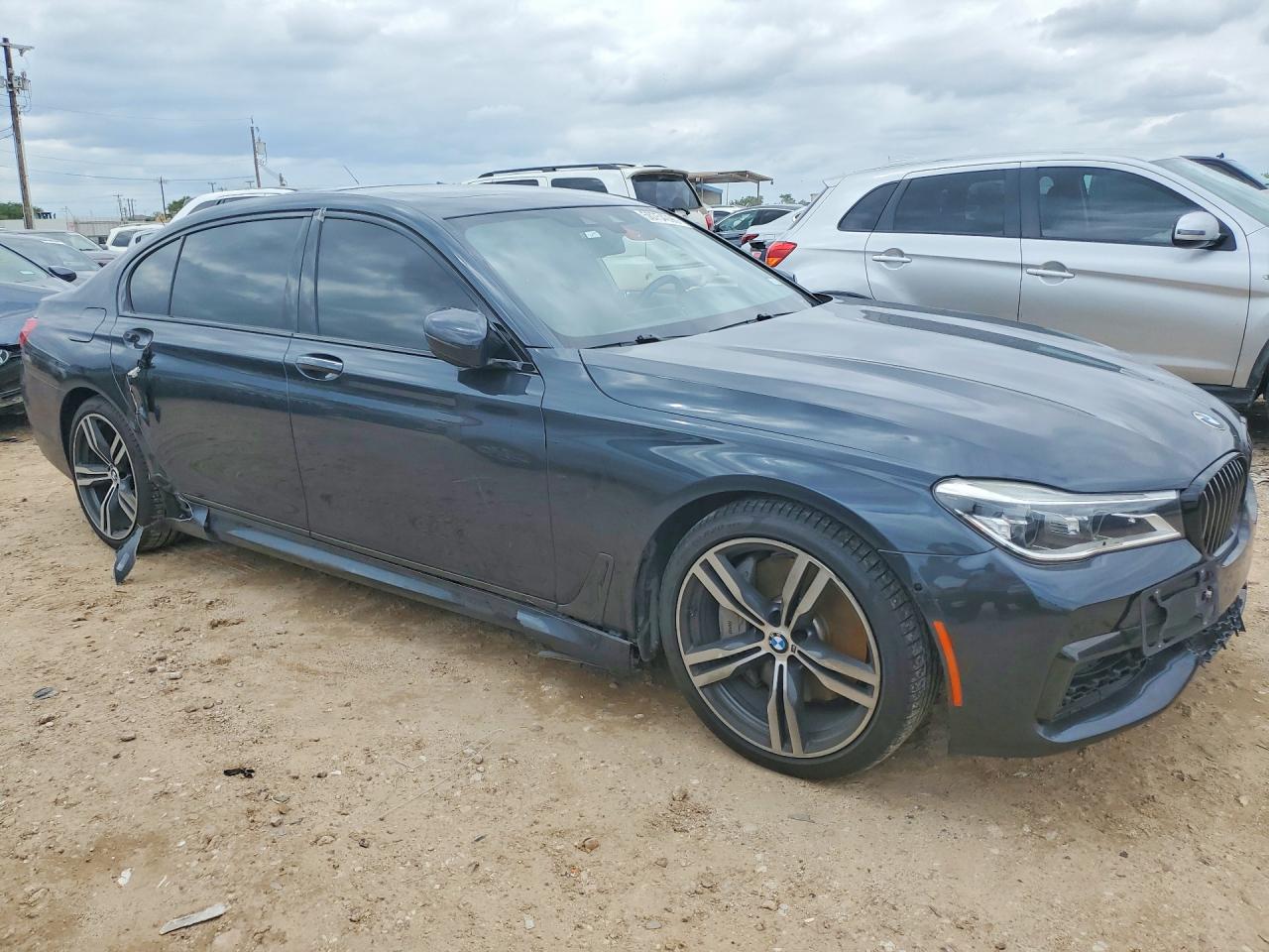 2019 BMW 750
