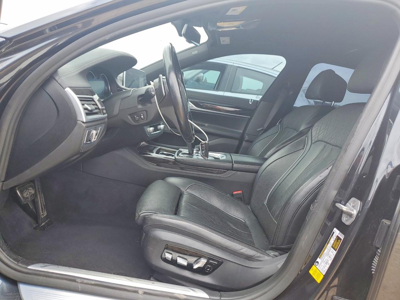 2019 BMW 750