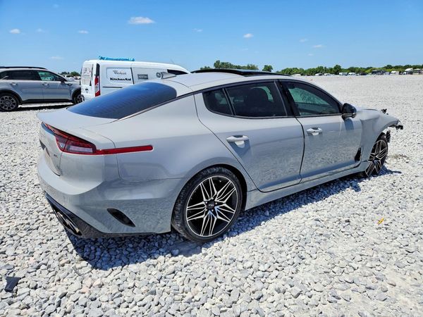 2023 KIA STINGER