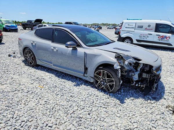 2023 KIA STINGER
