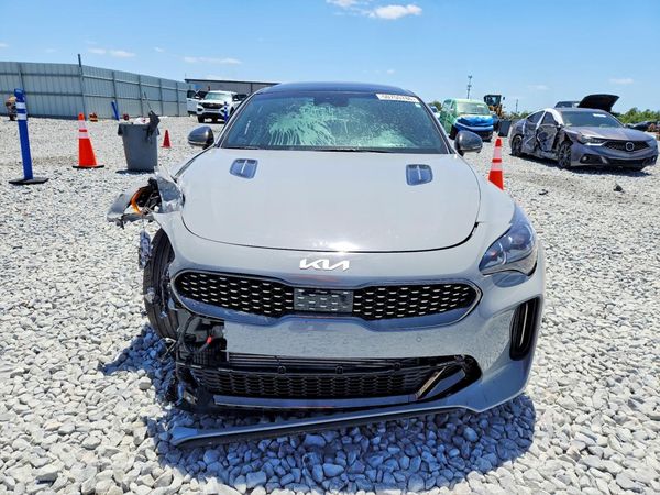 2023 KIA STINGER