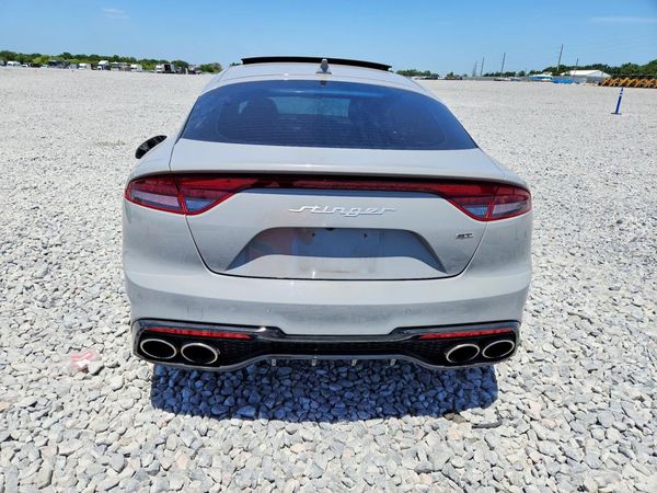 2023 KIA STINGER
