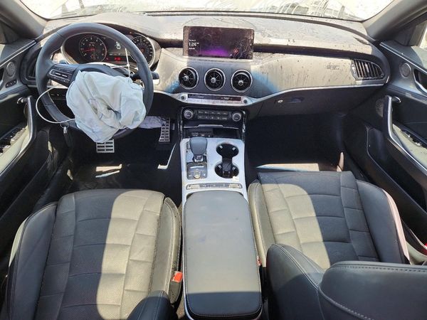 2023 KIA STINGER