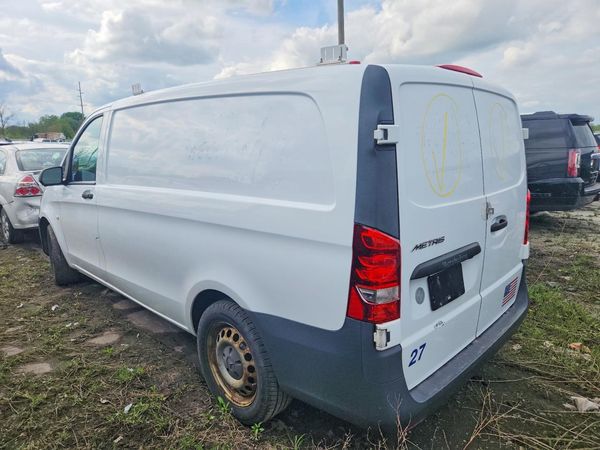 2017 MERCEDES-BENZ METRIS