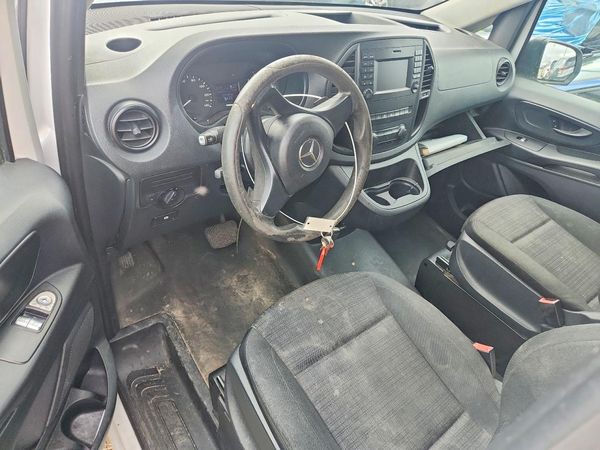 2017 MERCEDES-BENZ METRIS