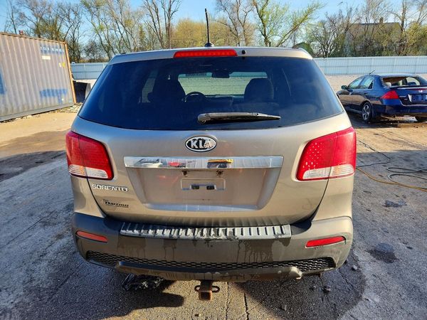 2013 KIA SORENTO Base / LX
