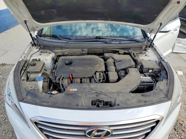 2015 HYUNDAI SONATA SE, ECO — Engine bay