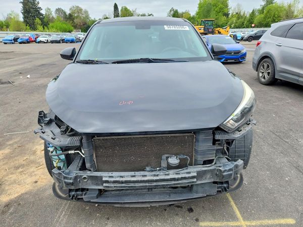 2017 HYUNDAI TUCSON SE (no options)