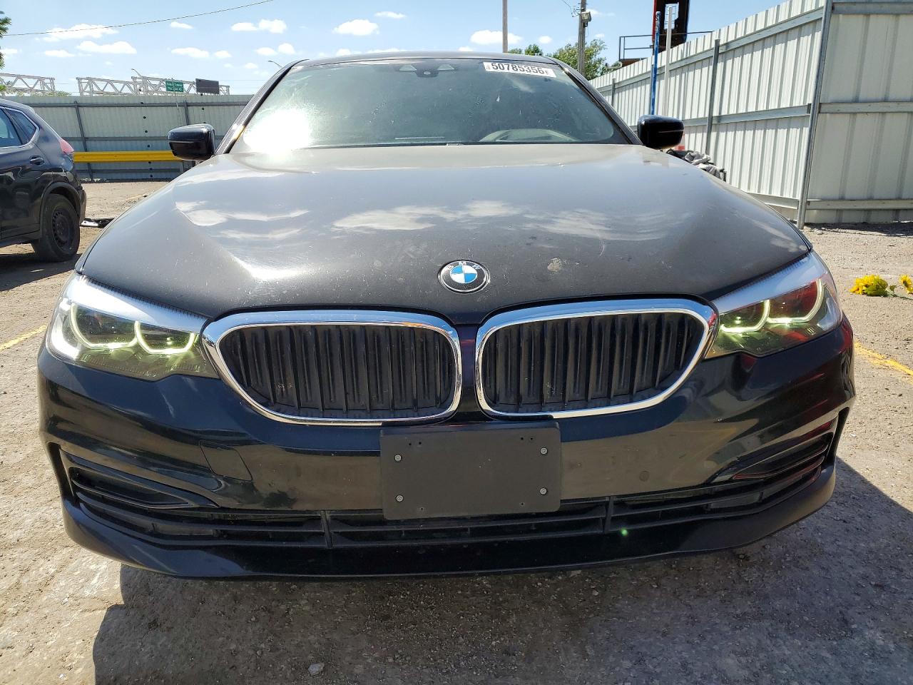 2019 BMW 530