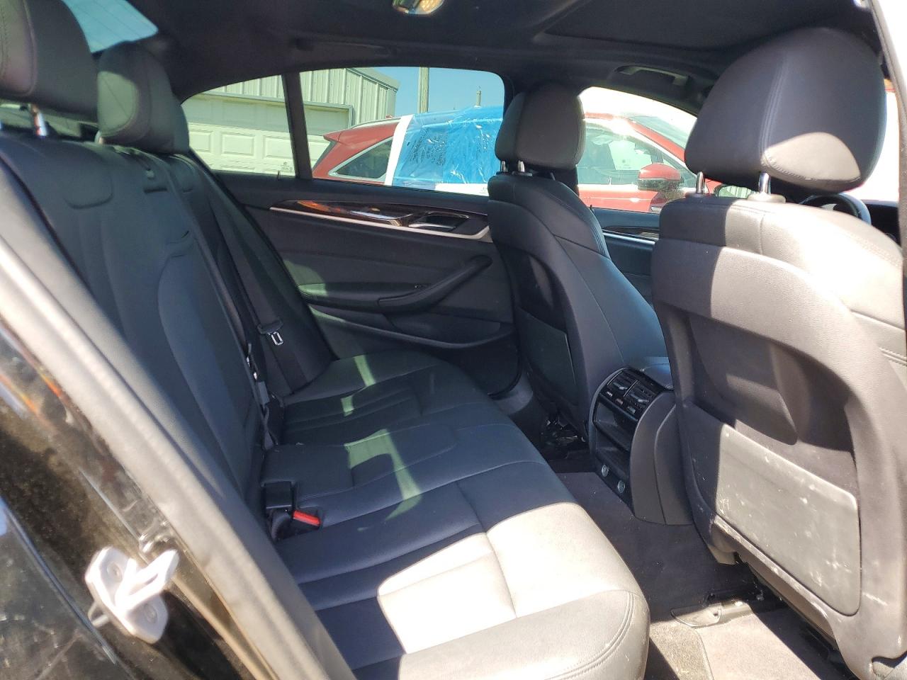 2019 BMW 530