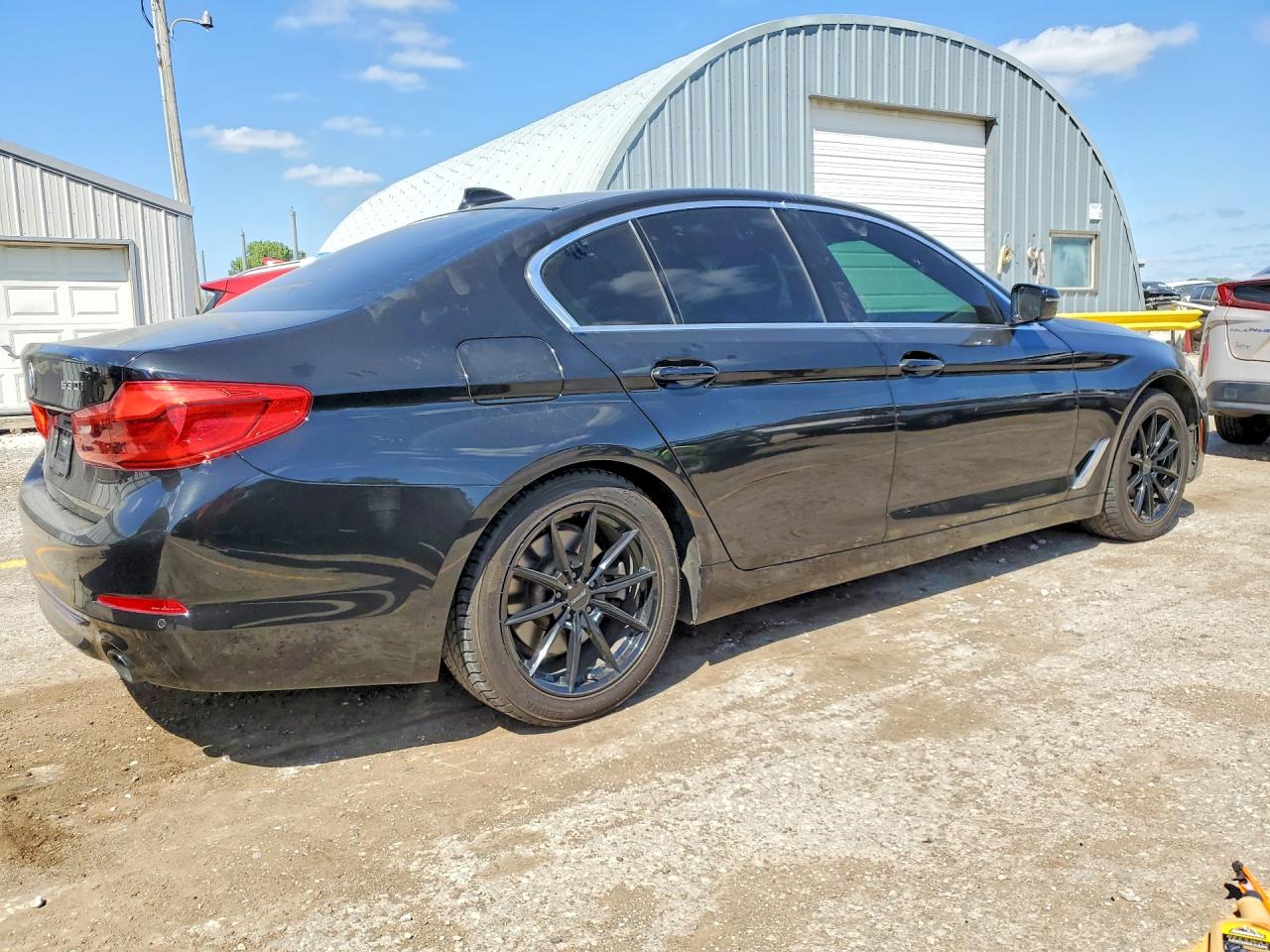 2019 BMW 530