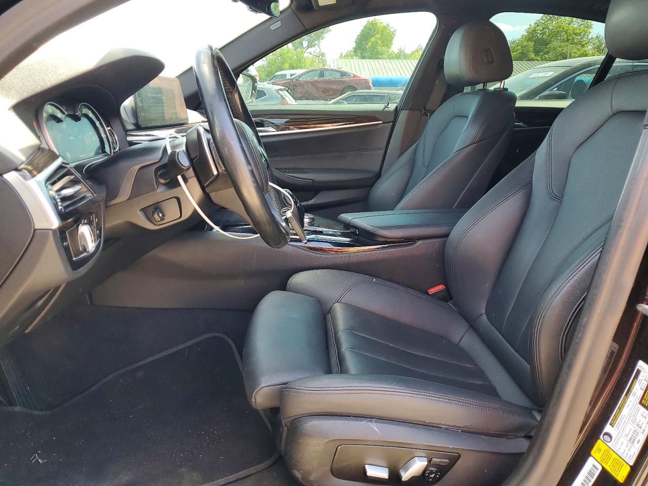 2019 BMW 530