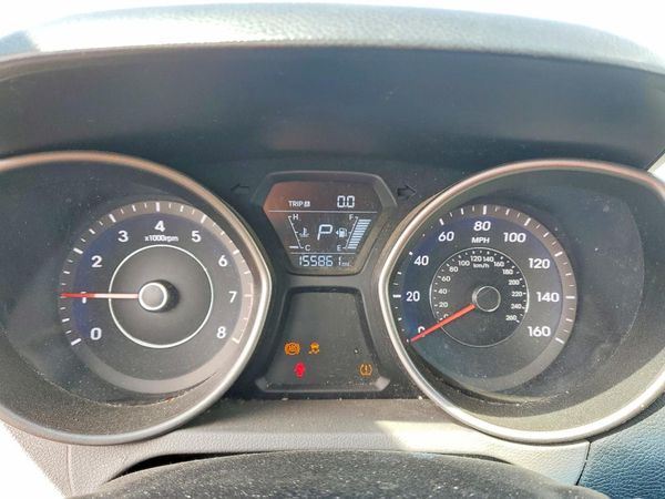2015 HYUNDAI ELANTRA