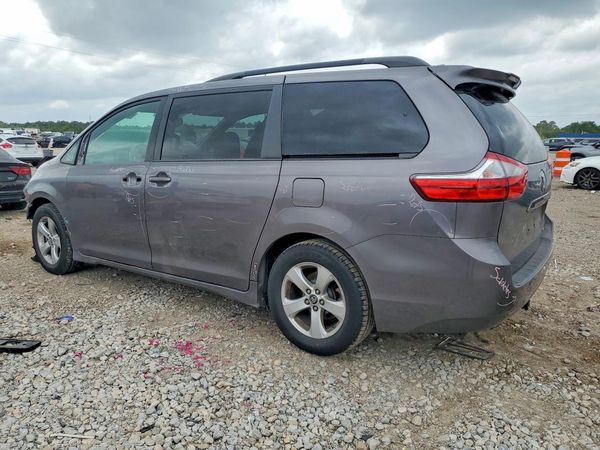 2018 TOYOTA SIENNA