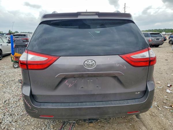 2018 TOYOTA SIENNA