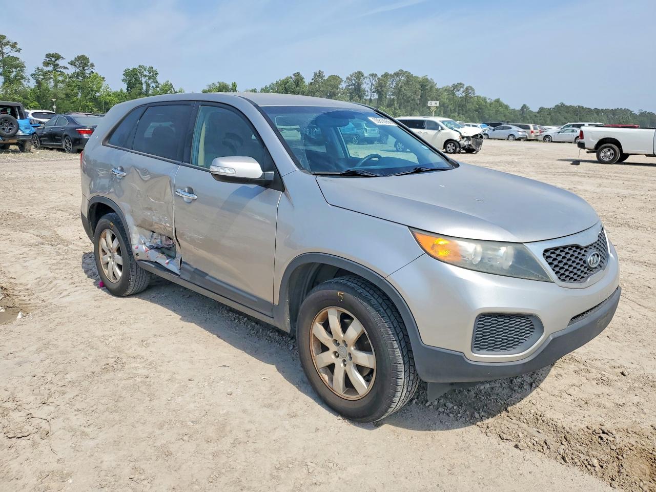 2013 KIA SORENTO Base / LX