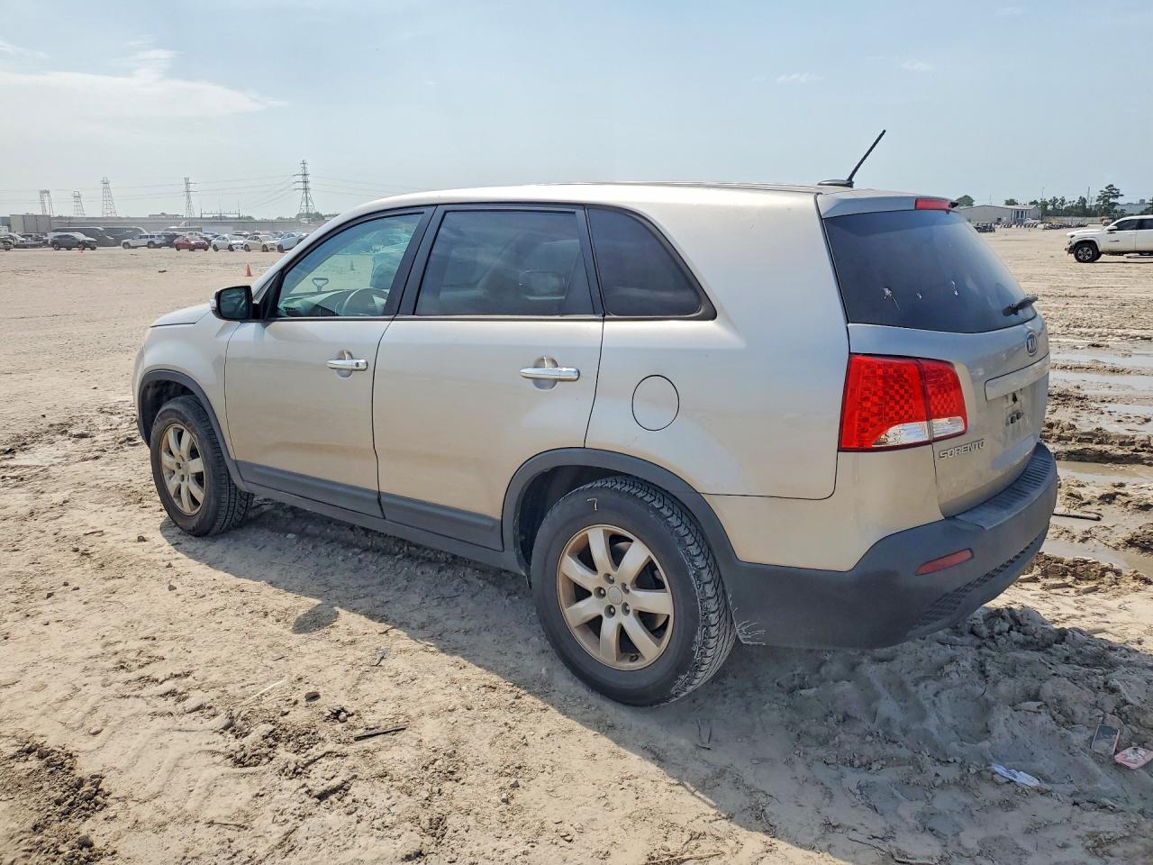 2013 KIA SORENTO Base / LX