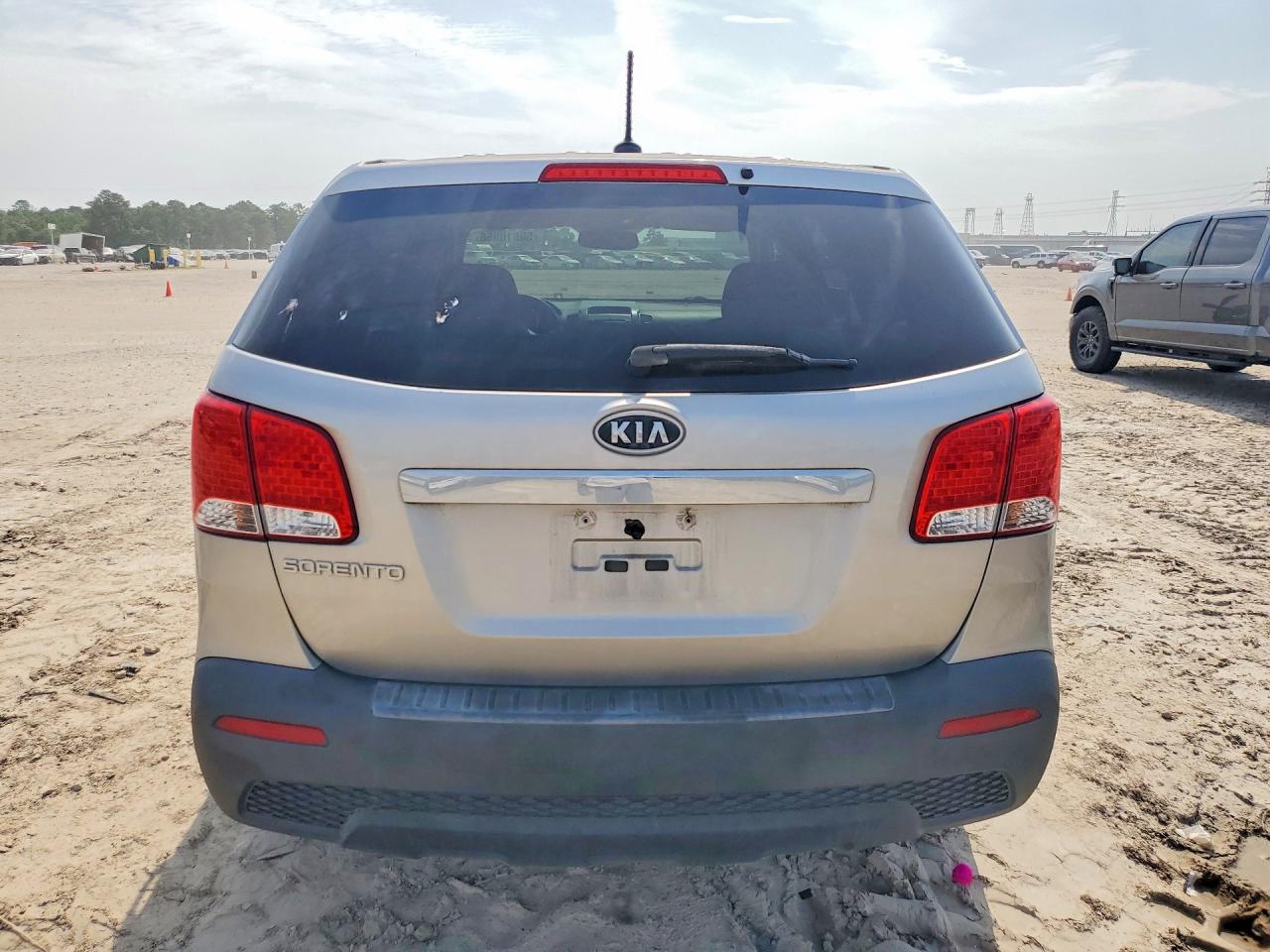 2013 KIA SORENTO Base / LX