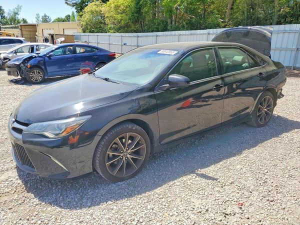 2017 TOYOTA CAMRY