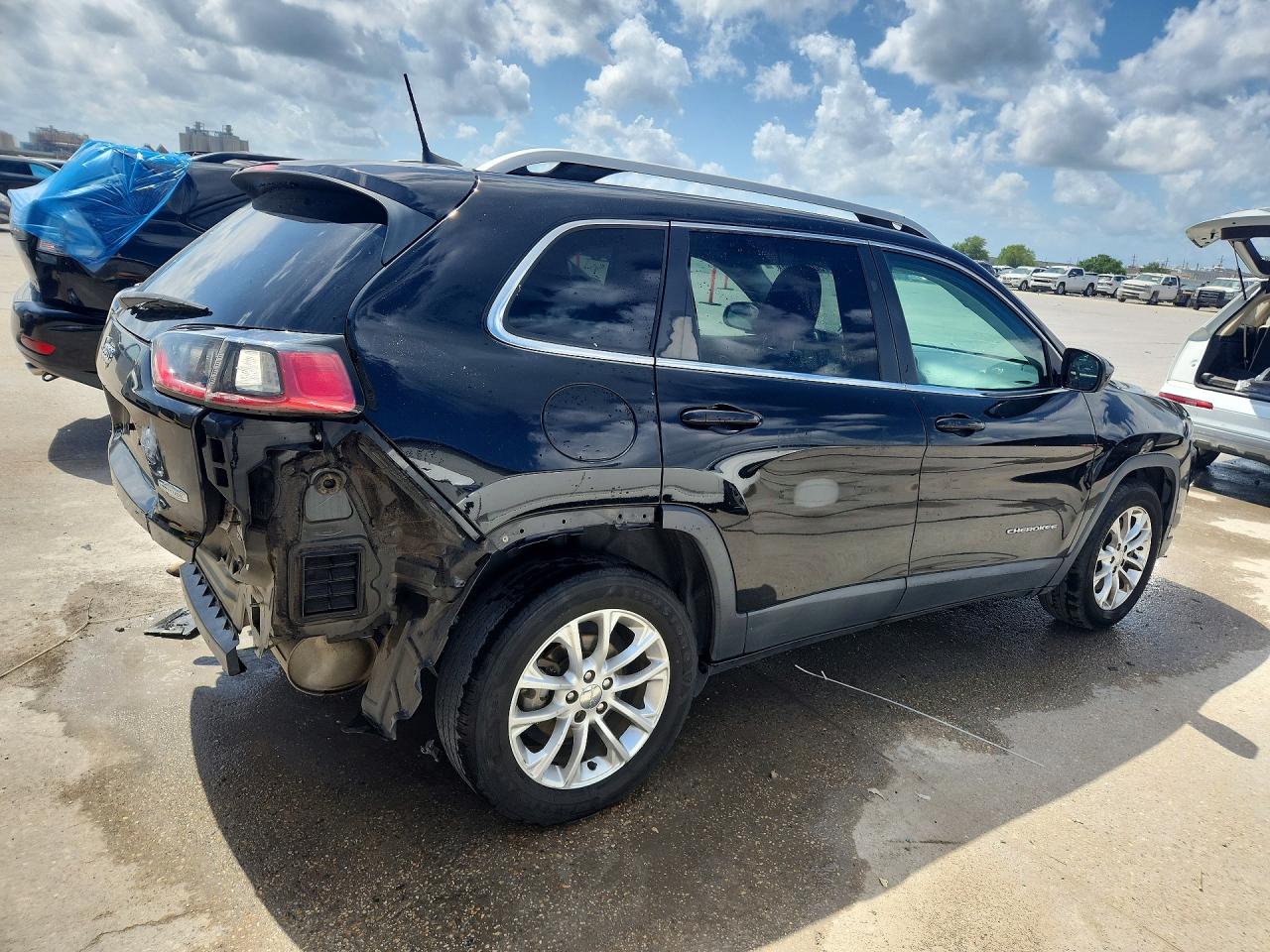 2019 JEEP CHEROKEE LATITUDE FWD