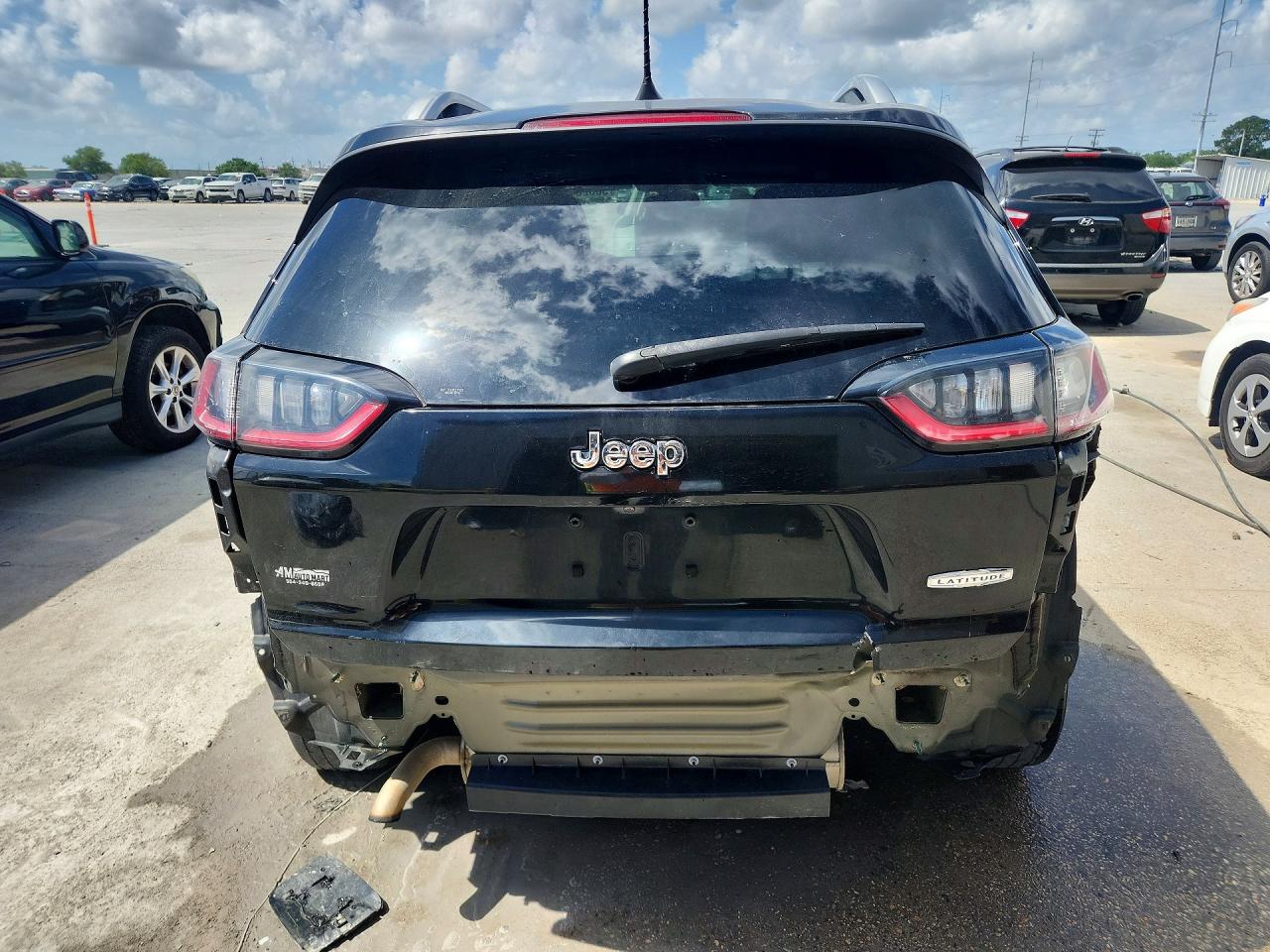 2019 JEEP CHEROKEE LATITUDE FWD