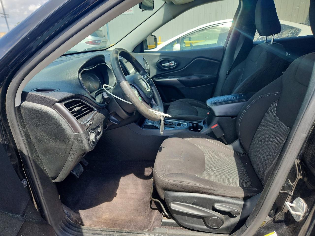 2019 JEEP CHEROKEE LATITUDE FWD