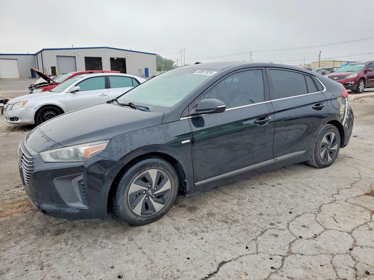 2019 HYUNDAI IONIQ SEL (HEV) — Front 3/4
