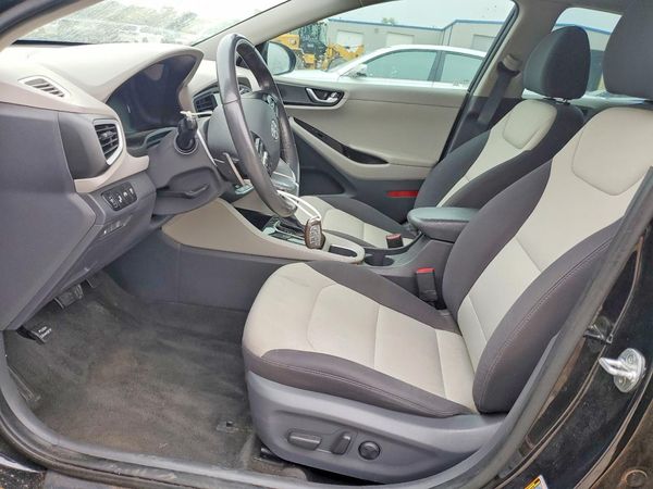 2019 HYUNDAI IONIQ SEL (HEV) — DENT