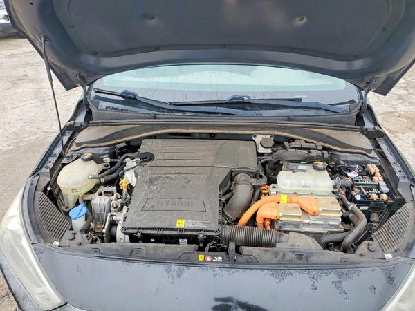 2019 HYUNDAI IONIQ SEL (HEV) — Engine bay