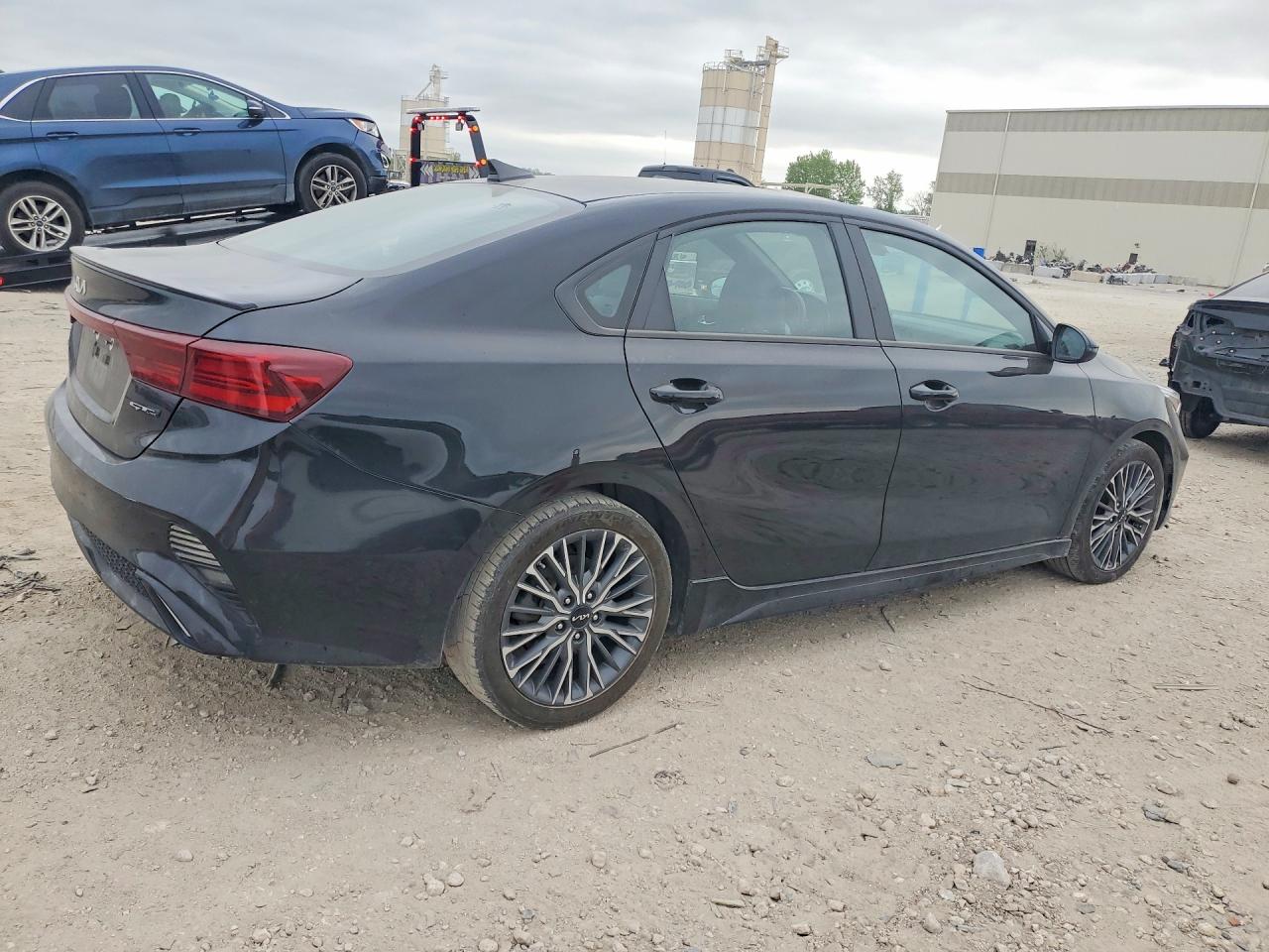 2023 KIA FORTE GT Line