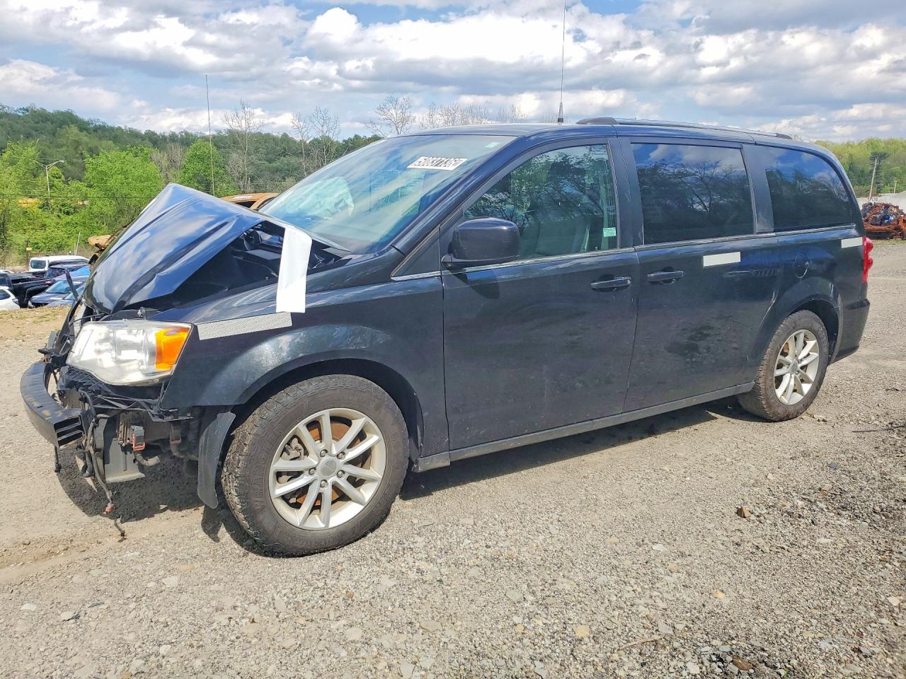 2019 DODGE GRAND CARAVAN SXT — Front 3/4